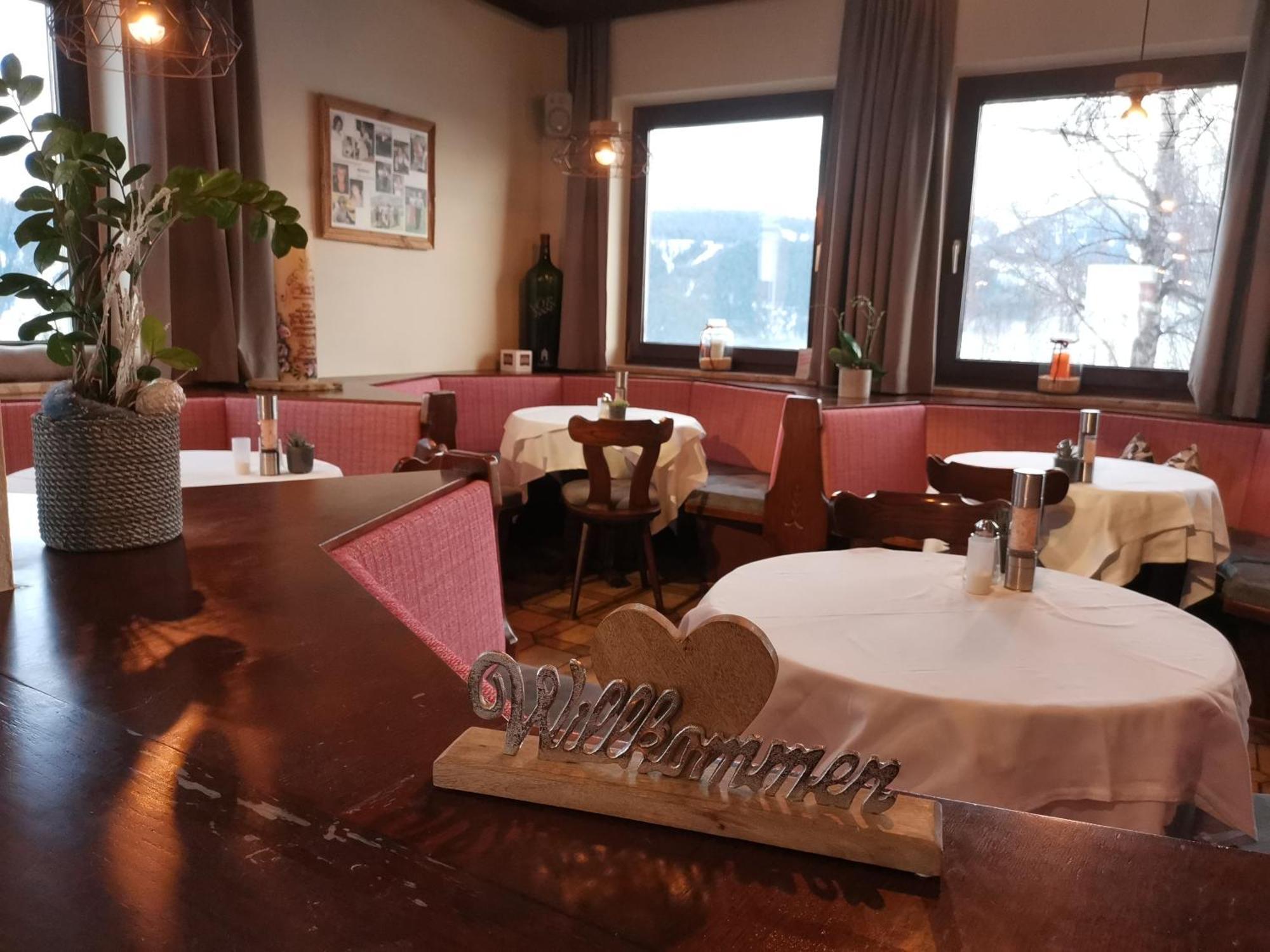 Hotel Pariente ชลัดมิง ภายนอก รูปภาพ