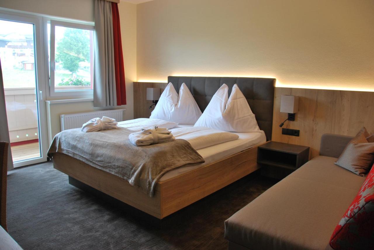 Hotel Pariente ชลัดมิง ภายนอก รูปภาพ