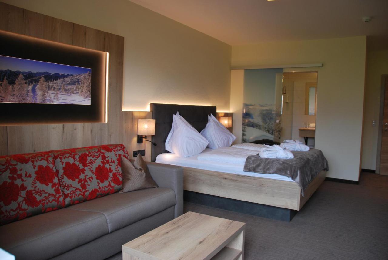 Hotel Pariente ชลัดมิง ภายนอก รูปภาพ